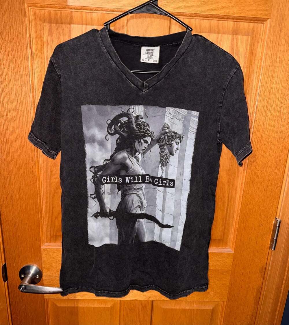 Comfort Colors Girls Will Be Girls Medusa V-Neck T-Shirt Size S Black